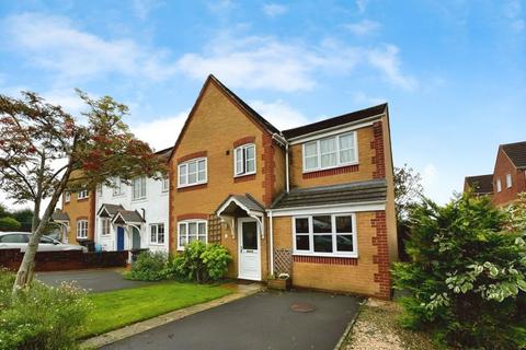 4 bedroom end of terrace house for sale, Hepworth Road, Swindon, SN25 4YL