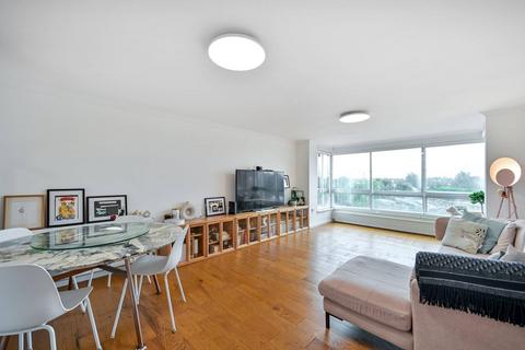 2 bedroom flat for sale, Portsmouth Road, Surbiton, KT6