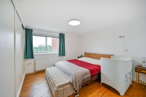 2 bedroom flat for sale, Portsmouth Road, Surbiton, KT6