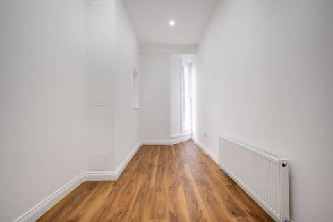 2 bedroom house to rent, Yonge Park, Finsbury Park, London, N4