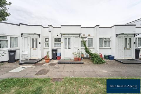 1 bedroom bungalow for sale, Lovat Walk, Hounslow, TW5