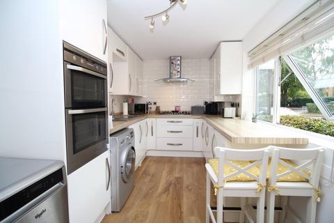 2 bedroom flat for sale, Albemarle Road, Beckenham BR3