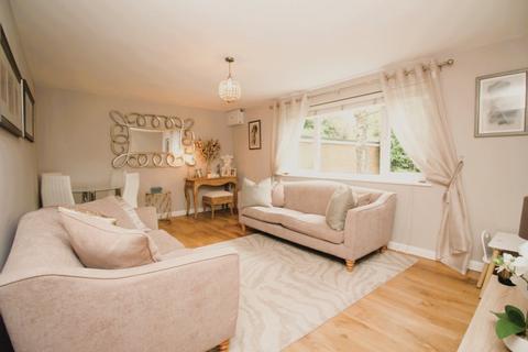 2 bedroom flat for sale, Albemarle Road, Beckenham BR3