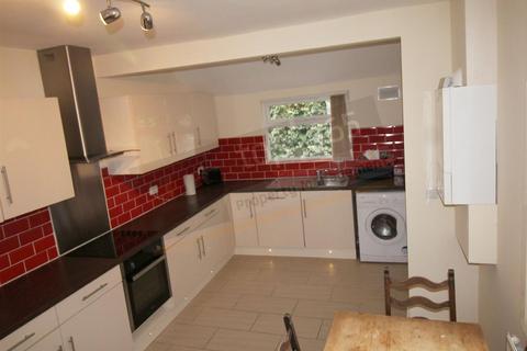 5 bedroom semi-detached house to rent, *£157pppw incl bills + two free large Papa John’s pizzas weekly (T+C’s apply)* Kimbolton Avenue, Lenton