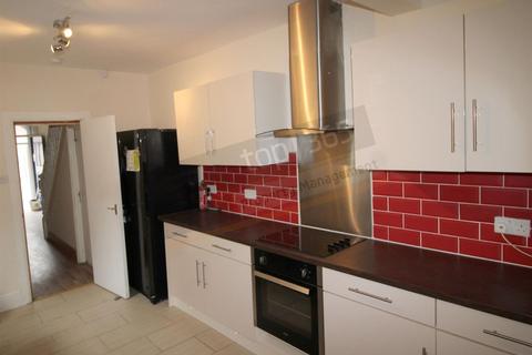*£130pppw excl bills * Kimbolton Avenue, Lenton, NG7 1PT