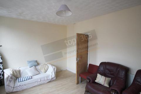 5 bedroom semi-detached house to rent, *£130pppw excl bills * Kimbolton Avenue, Lenton, NG7 1PT