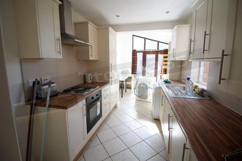 *£120pppw* excluding bills  Douglas Road, Lenton, NG7 1NW