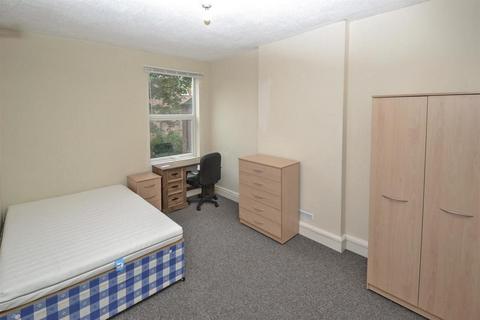 7 bedroom terraced house to rent, *£150pppw Excluding Bills* Lenton Boulevard, Nottingham, NG7 1PT