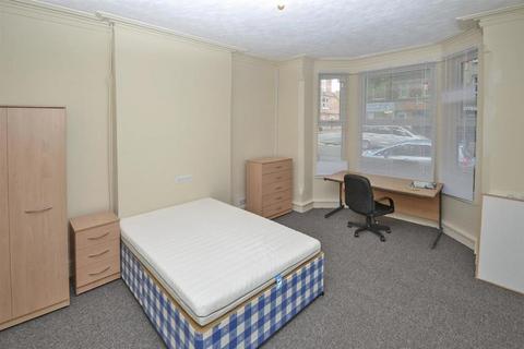 7 bedroom terraced house to rent, *£150pppw Excluding Bills* Lenton Boulevard, Nottingham, NG7 1PT