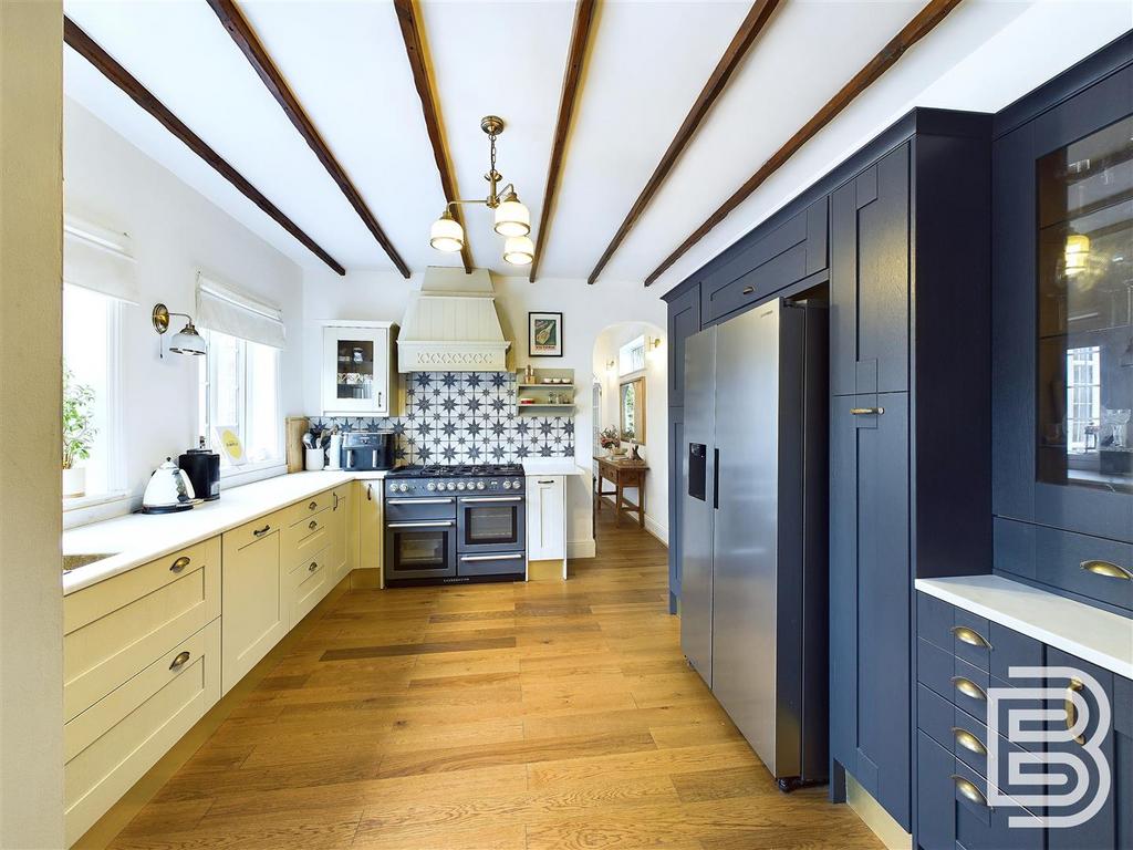 CAM03787 G0-PR0011-STILL013.jpg