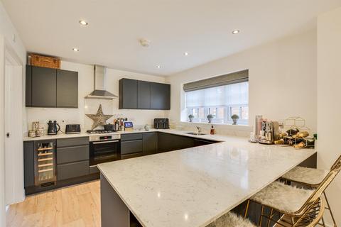 4 Alder Way, Holmes Chapel, Crewe, CW4 8AD