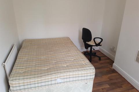 3 bedroom flat to rent, *£110pppw* Noel Street, NG7 6AW