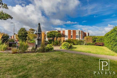 3 bedroom apartment for sale, The Esplanade, Frinton-On-Sea