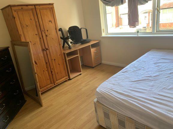 150 Rolleston - Bedroom 2.jpg