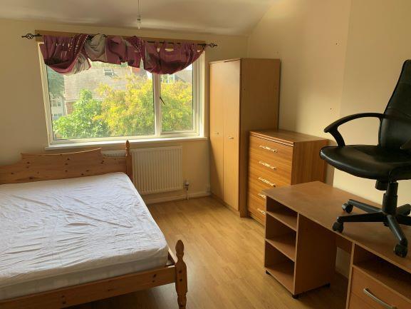 150 Rolleston - Bedroom.jpg