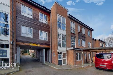 1 bedroom flat for sale, Burway Close, South Croydon