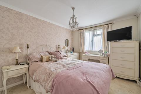 11 Abingdon Close, Woking, GU21 3JD