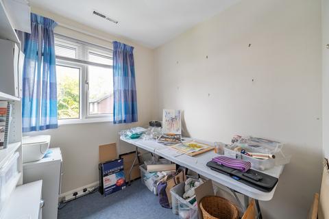 11 Abingdon Close, Woking, GU21 3JD