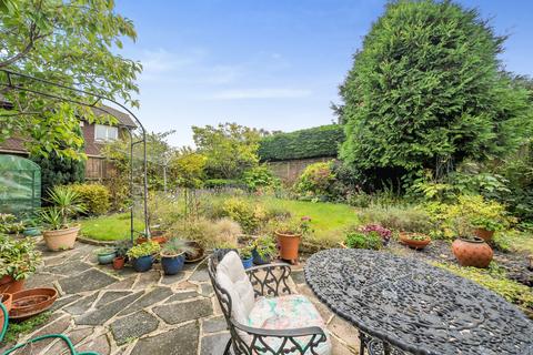 11 Abingdon Close, Woking, GU21 3JD