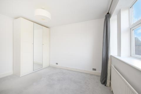 2 bedroom flat for sale, Rosemary Gardens, East Sheen, London