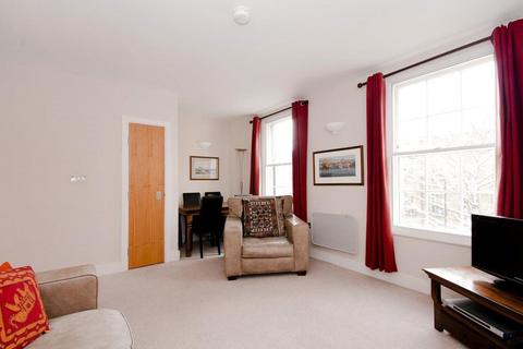 2 bedroom flat to rent, St. John Street, London