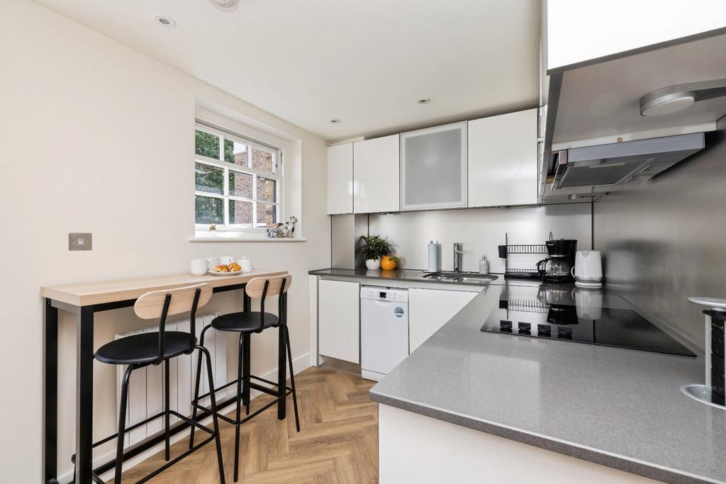 Apartment in London - View 2