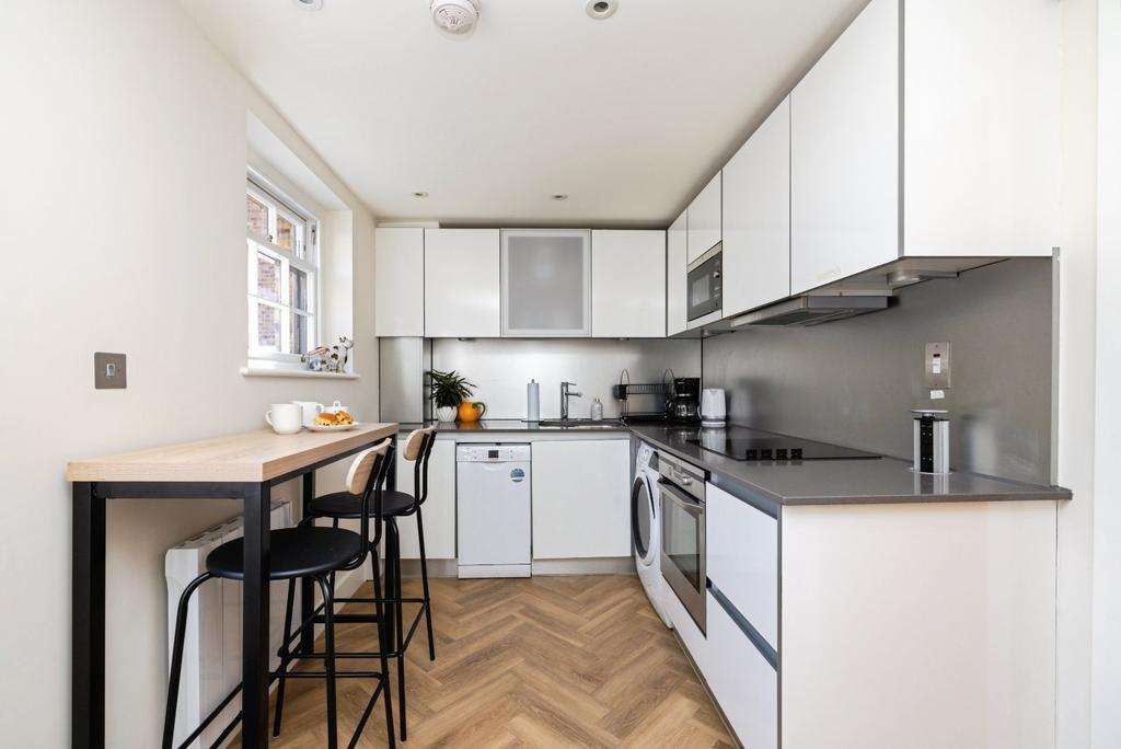 Apartment in London - View 4