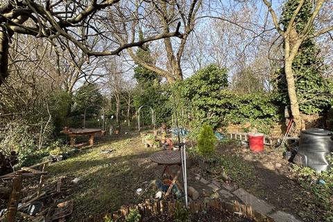 35 Farm Road, Edgware, HA8 9LS