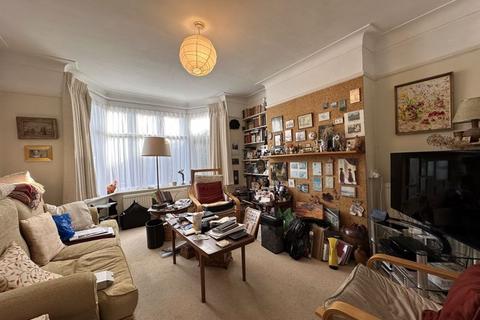 35 Farm Road, Edgware, HA8 9LS