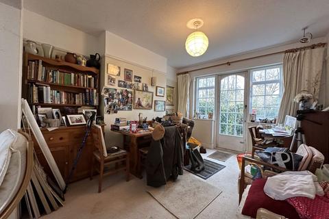 35 Farm Road, Edgware, HA8 9LS