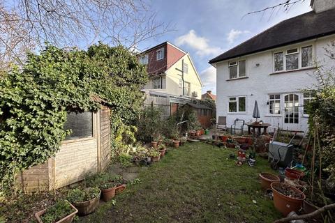 35 Farm Road, Edgware, HA8 9LS
