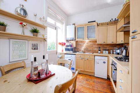 2 bedroom flat to rent, Sheen Park, Richmond
