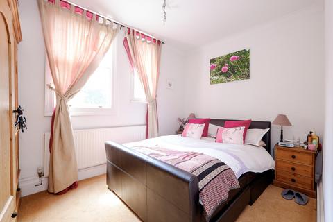 2 bedroom flat to rent, Sheen Park, Richmond