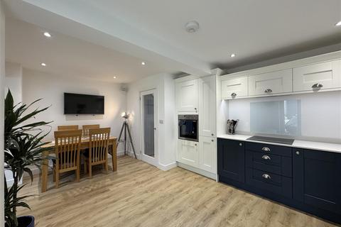 121 Cornish Crescent, Truro, TR1 3PF