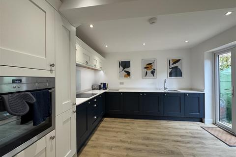 121 Cornish Crescent, Truro, TR1 3PF