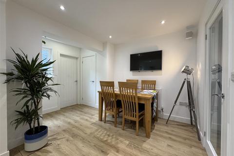 121 Cornish Crescent, Truro, TR1 3PF