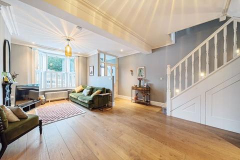 48 Lannoy Road, London, SE9 2BN