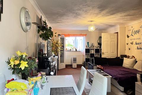 3 bedroom end of terrace house for sale, Highburrow Court, Redruth