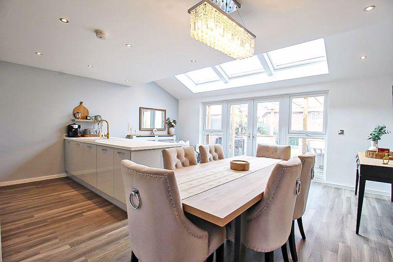 Dining kitchen