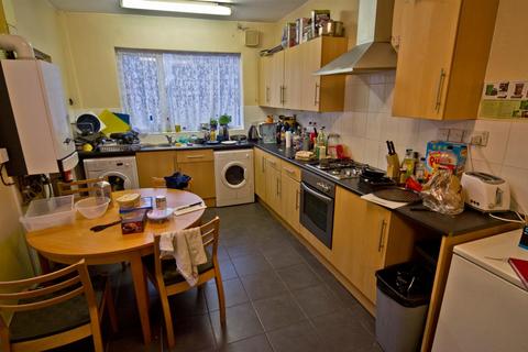 4 bedroom end of terrace house to rent, *£145pppw incl bills* Harrington Drive, NOTTINGHAM NG7