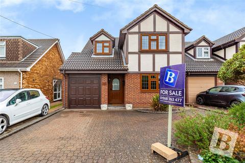 4 bedroom detached house for sale, Fourth Avenue, Wickford, Essex, SS11