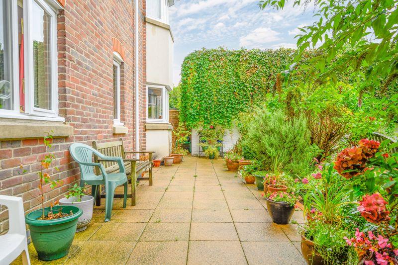 Bridge Street, WaltonOnThames 2 bed retirement property for sale £