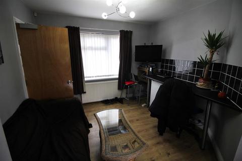 5 bedroom terraced house to rent, *£110pppw excl bills * 5 Bed on Middleton Boulevard, Nottingham, NG8 1FY - UON