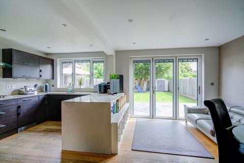 3 bedroom detached house for sale, Pinner View, Harrow