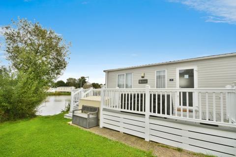 3 bedroom park home for sale, Mallard Lake, Cotswold Hoburne, Cotswold Lakes