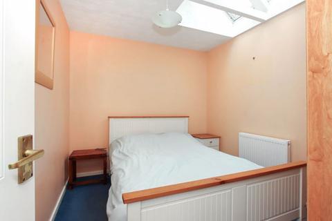 1 bedroom apartment for sale, High Street, Wing