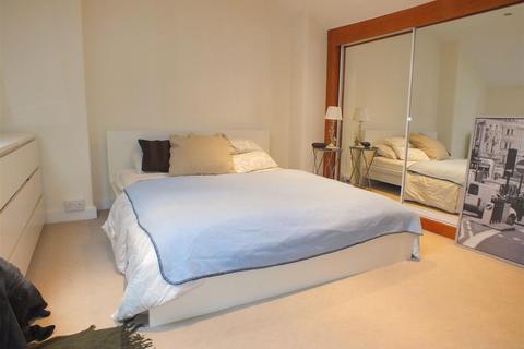 1 bedroom flat for sale, Shirlock Road, Hampstead