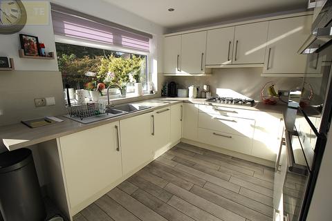 4 bedroom semi-detached house for sale, Ledbury Avenue Davyhulme