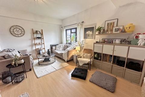 2 bedroom flat to rent, Burlington Road, London, W4 4BE