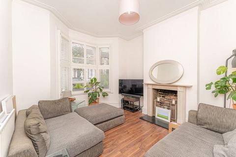 136 Roding Road, London, E5 0DS